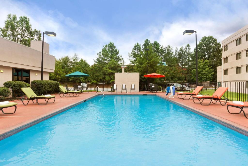 Country Inn & Suites by Radisson Atlanta Airport South GA Main image 1